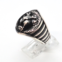 (2-5276-h9) Sterling Silver Men's Lion Ring with Black Accent.