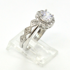 (2-5260-h9-2) Sterling Silver Women's 2pc Engagement Ring.