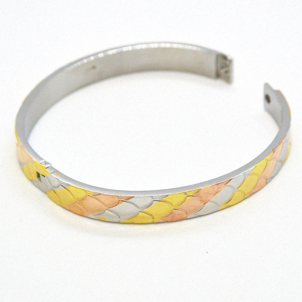 (mban-928-h9-7) Three Tone Stainless Steel Open/Close Bangle.