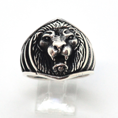 (2-5276-h9) Sterling Silver Men's Lion Ring with Black Accent.